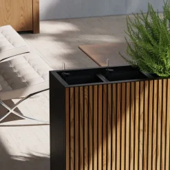 Fioriera Alta Herstera DECO PLANTER DIVIDER 40 in Metallo colore Nero e Legno 100x40x80 cm