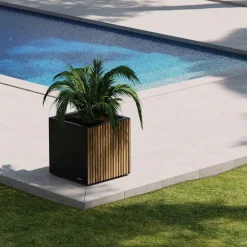Fioriera Cubo Herstera DECO PLANTER in Metallo colore Nero e Legno 50x50x50 cm